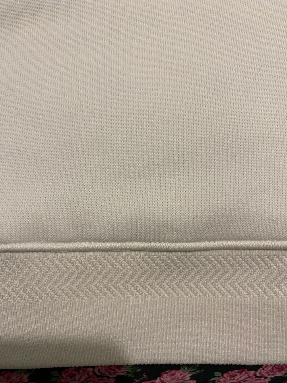 Nike Cream V‑Neck Sleeveless Knit Top Golfing